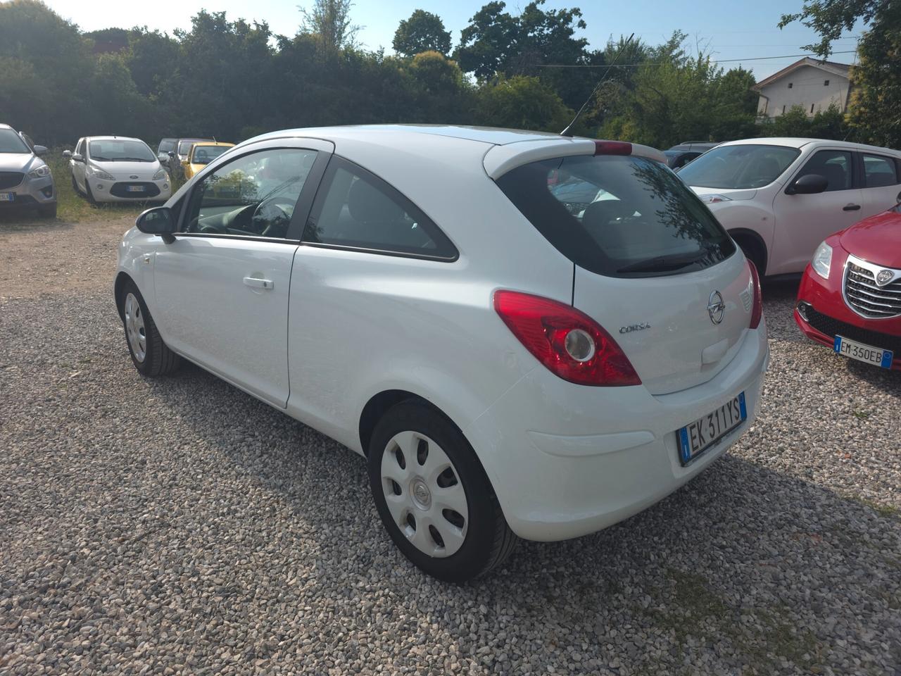 Opel Corsa 1.2 3 porte b-color