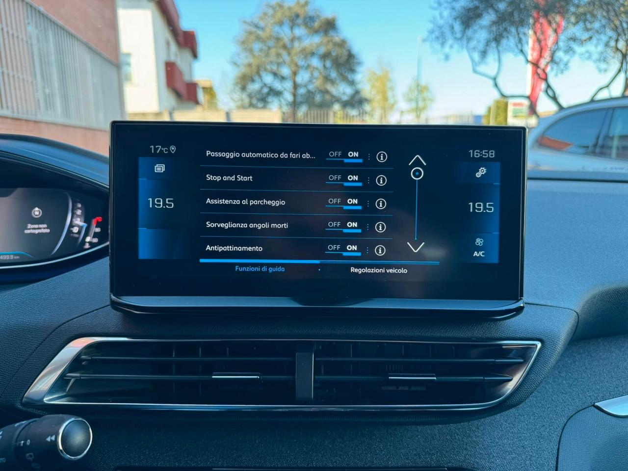 Peugeot 3008 1.5 BlueHDi 130cv EAT8 Allure