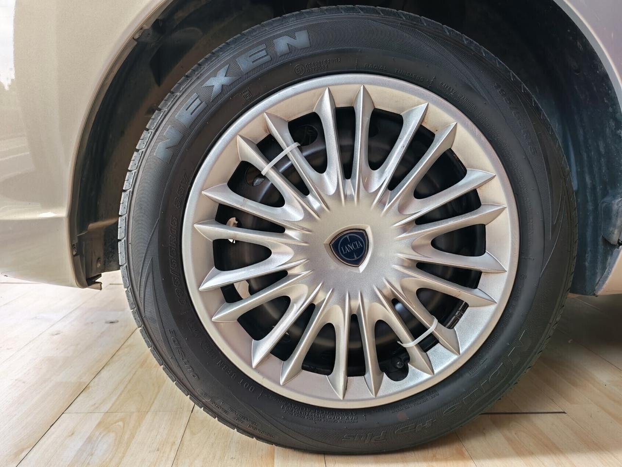 Lancia Ypsilon - TAGLIANDATA - tenuta MOLTO bene !!!