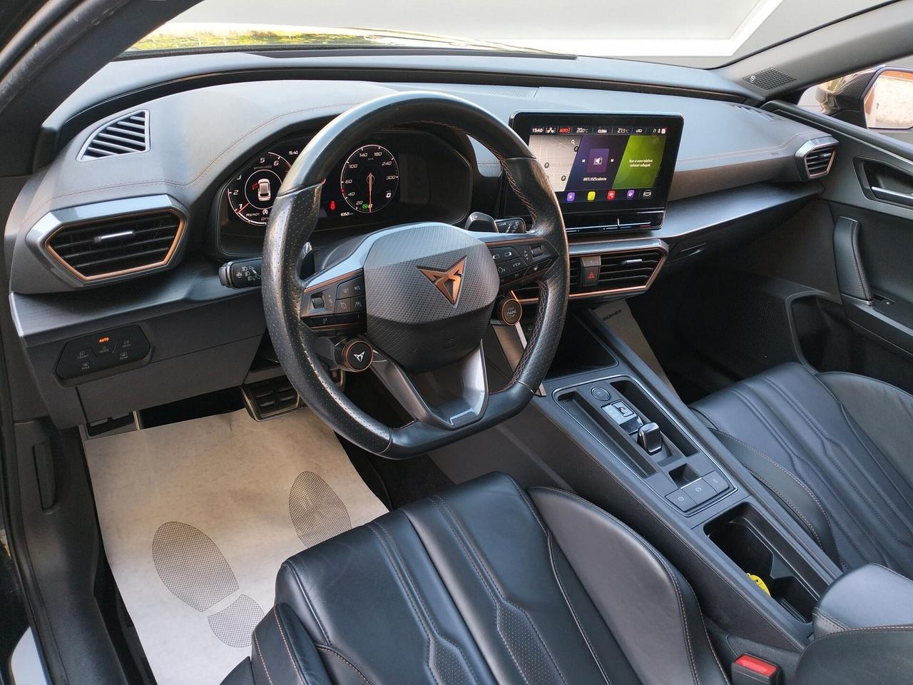 CUPRA LEON 2022 2.0 tsi VZ Carbon 300cv dsg