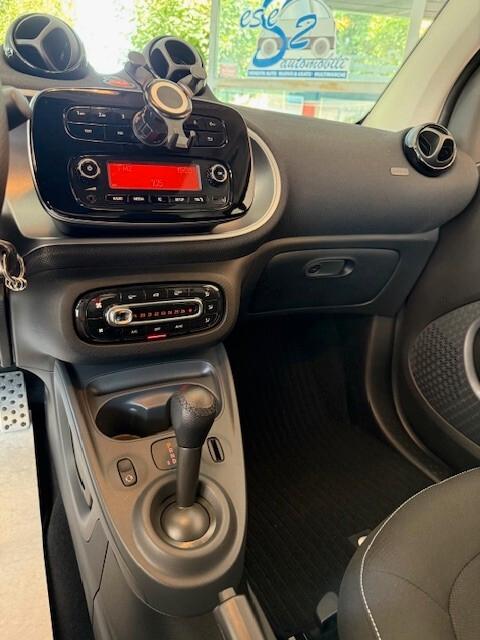 SMART FOR TWO 0.9 TURBO 90CV PASSION TWINAMIC SOLO 27.000KM PERFETTA!!!OK NEO PATENTATI