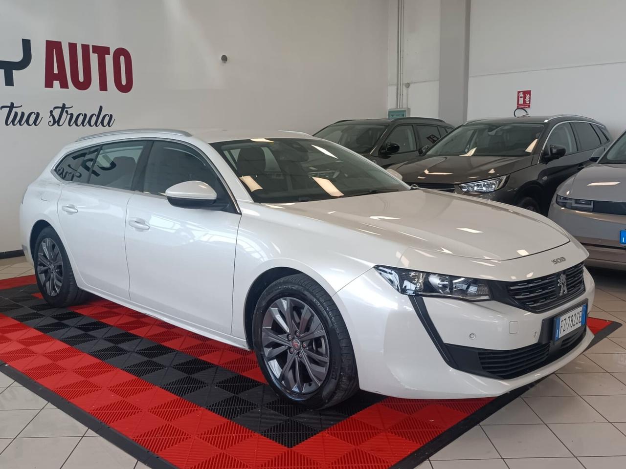 Peugeot 508 BlueHDi 160 Stop&Start EAT8 SW Business