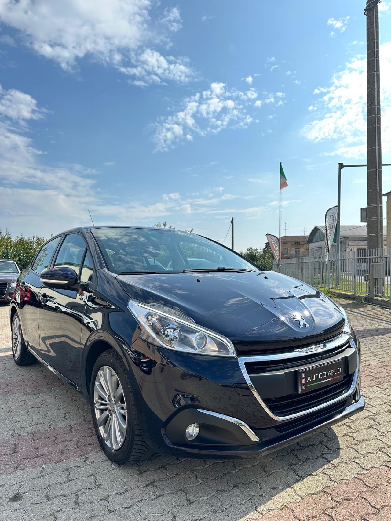 Peugeot 208 PureTech 82 5 porte Allure