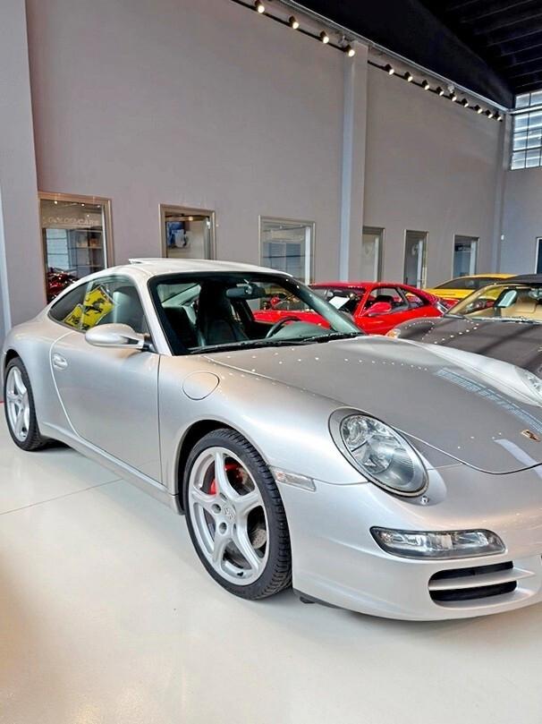 Porsche 911 Carrera cat Coupé