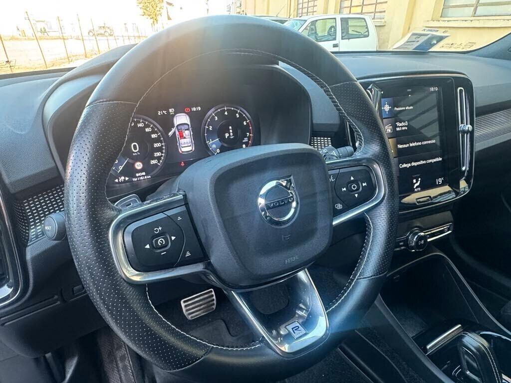 Volvo XC40 T5 AWD Geartronic R-design 84000km benzina