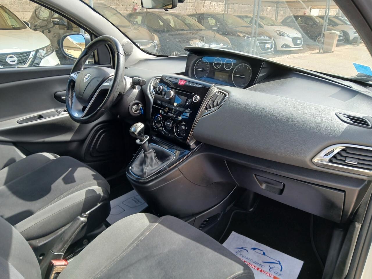 Lancia Ypsilon 0.9 TwinAir 85 CV 5 porte Metano Ecochic Gold