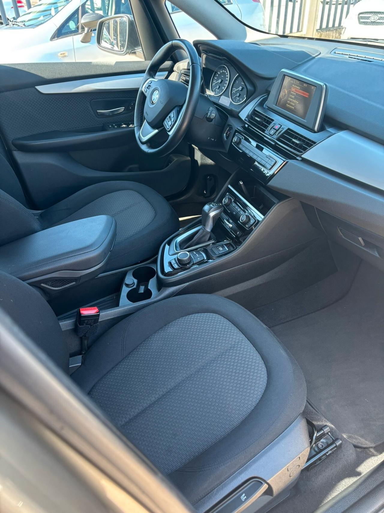 Bmw Serie 2 218d Luxury AUTOMATICO ANNO 2015