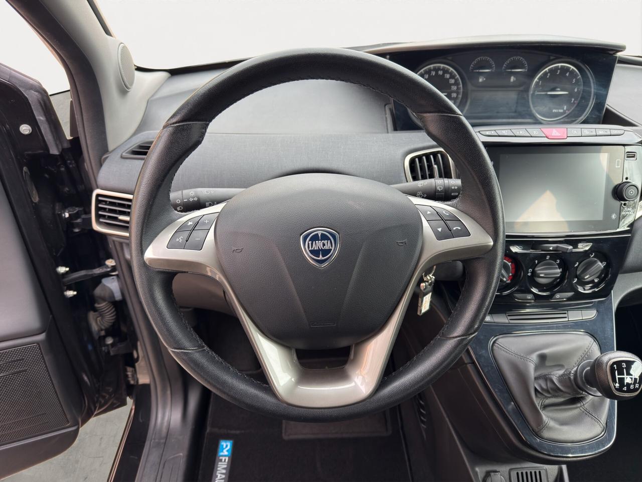 Lancia Ypsilon 1.0 FireFly 5 porte Hybrid Gold - 2023