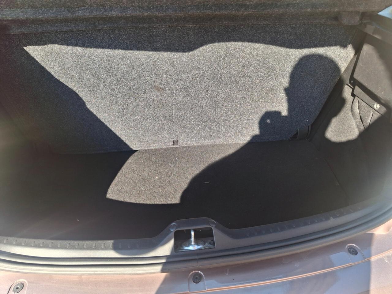 Lancia Ypsilon 1.2 Argento neopatentati