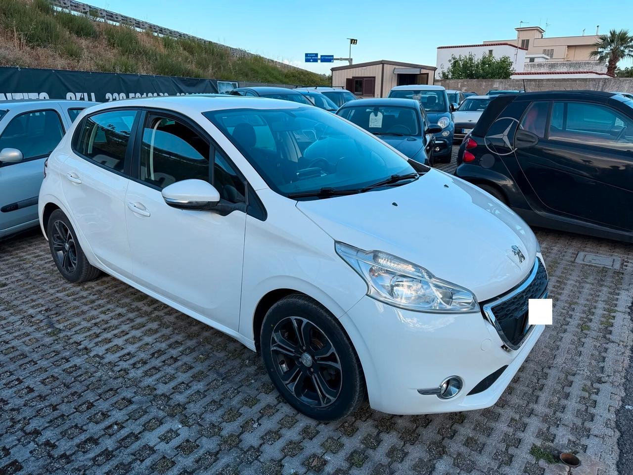 Peugeot 208 1.2benz 82 5 porte Allure-10/2014