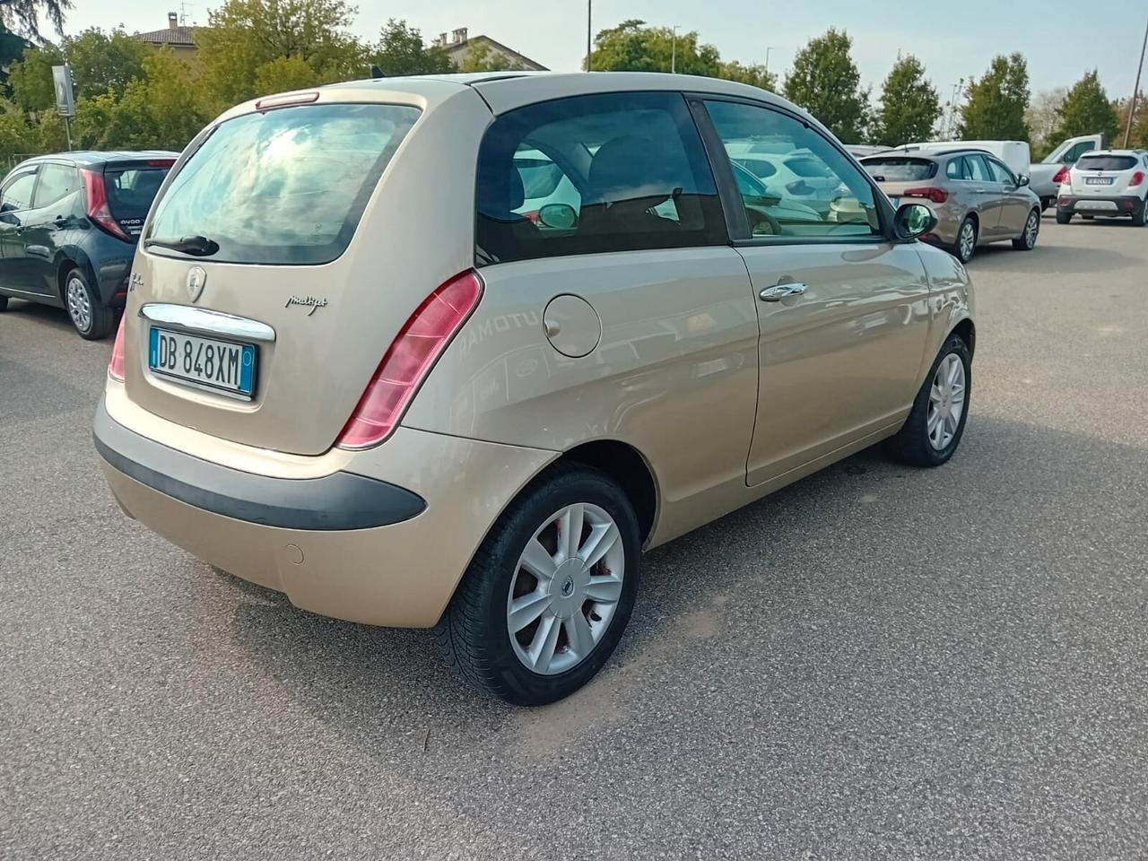 Lancia Ypsilon PER COMMERCIANTI