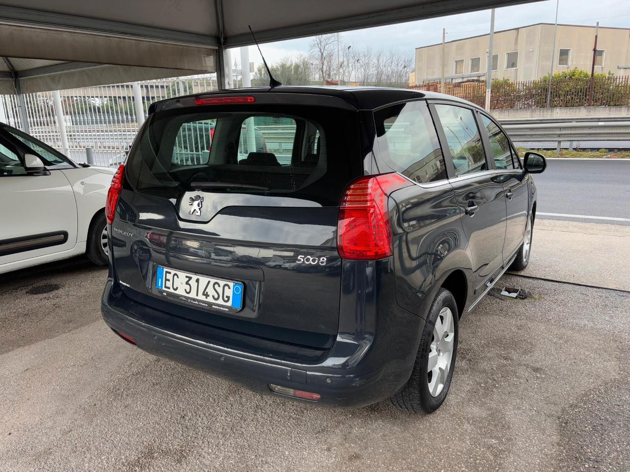 Peugeot 5008 1.6 HDi 112CV Féline