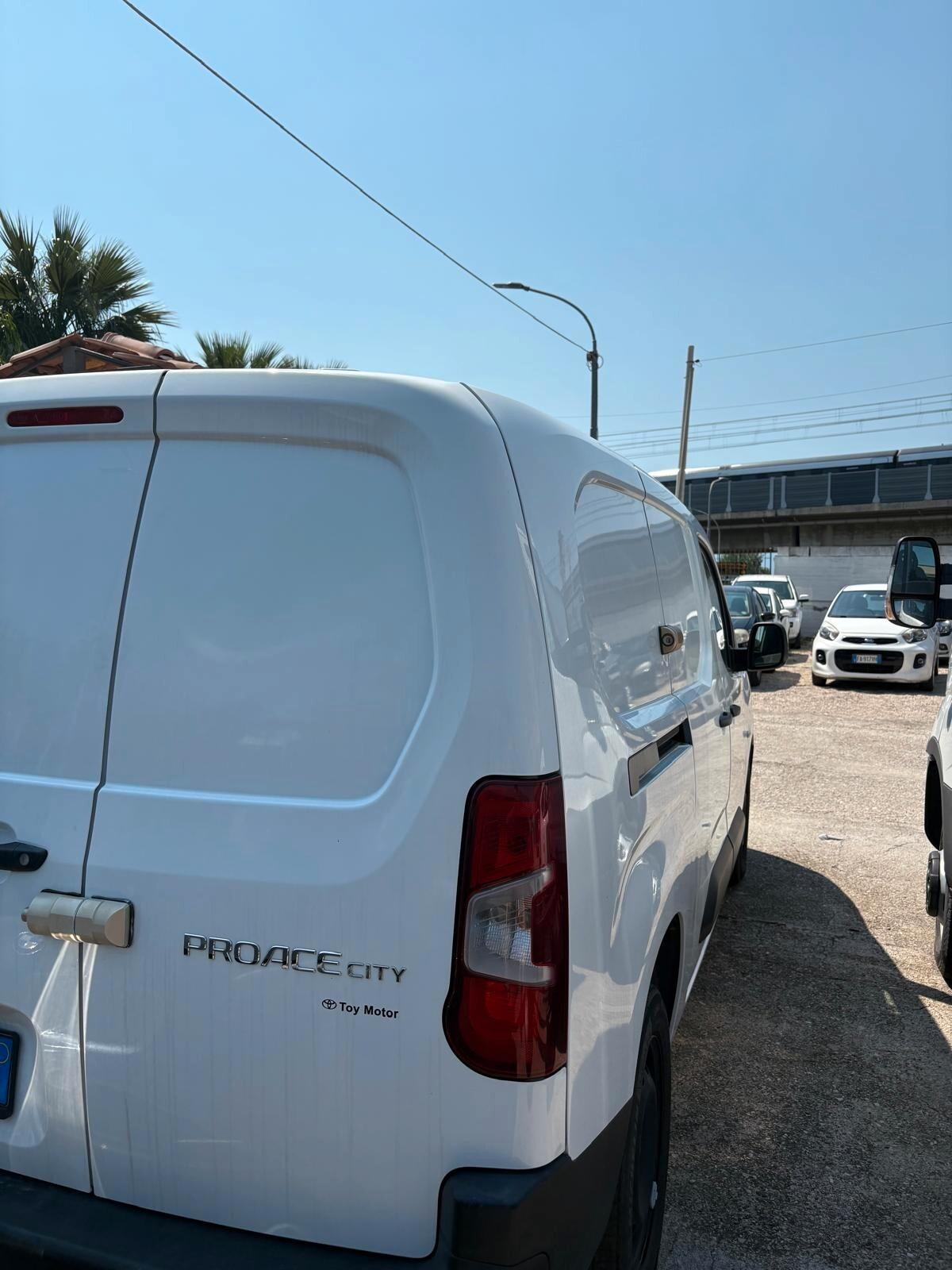 TOYOTA PROACE CITY