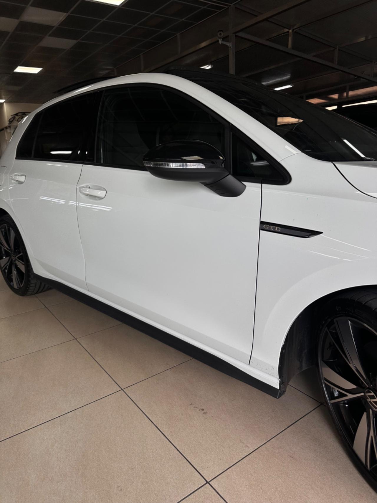 Volkswagen Golf 2.0 TDI GTD DSG 200CV