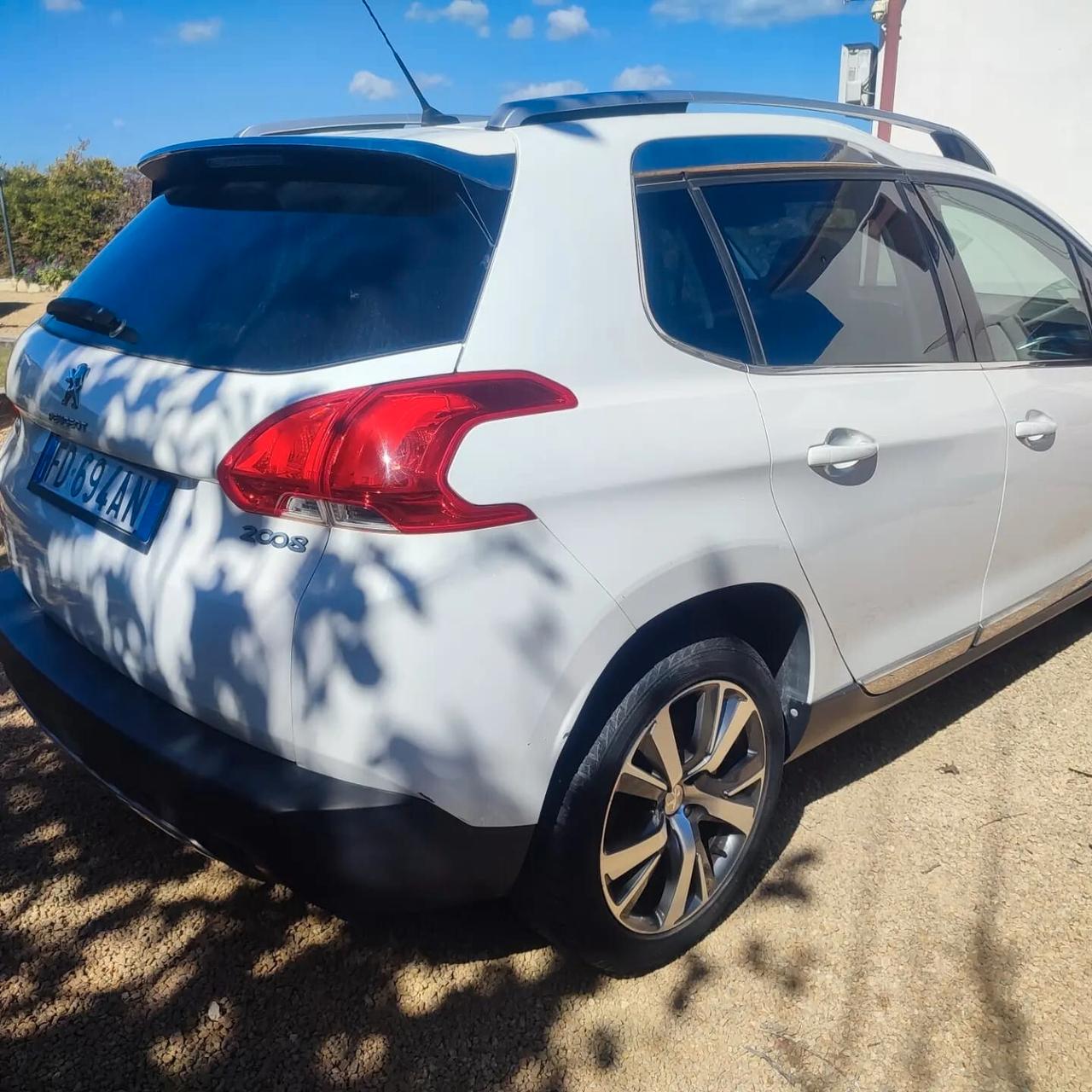 Peugeot 2008 BlueHDi 120 S&S Allure