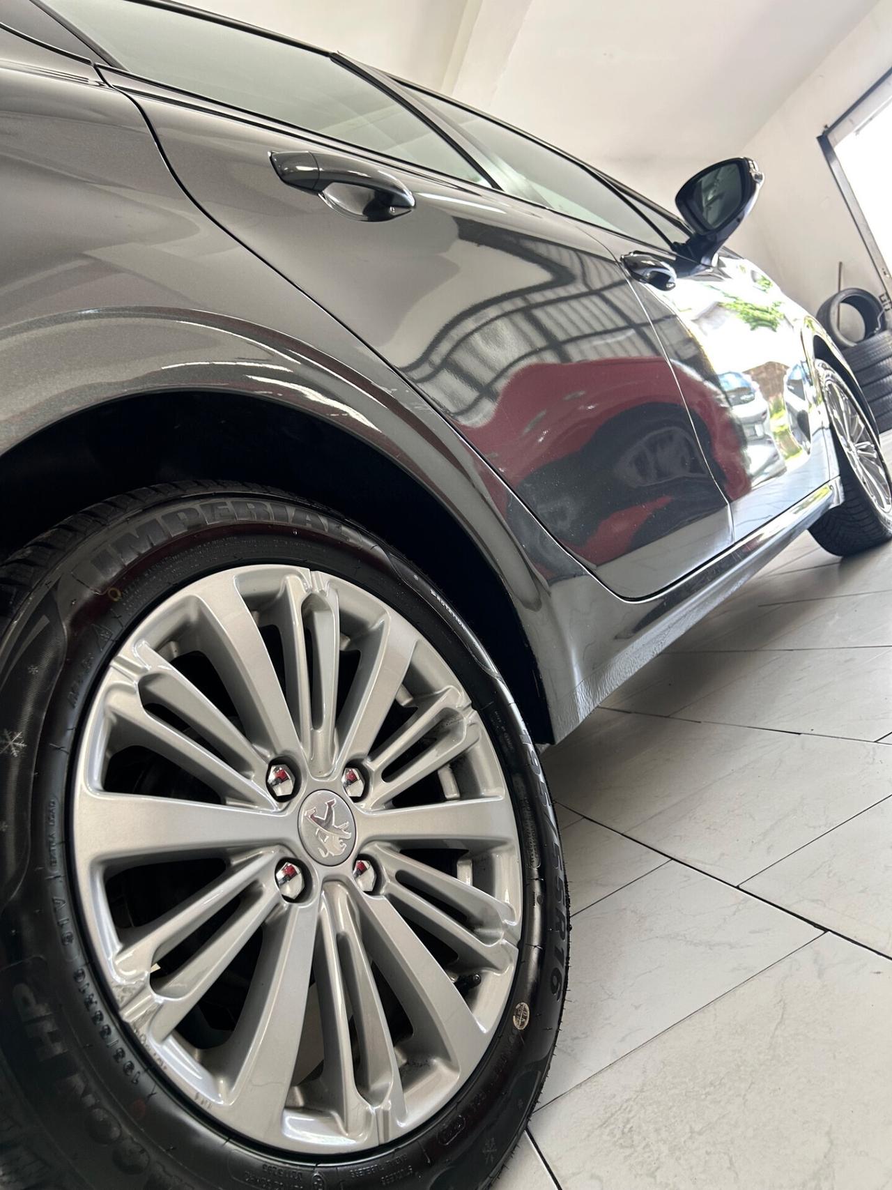 Peugeot 208 Allure *12/24 mesi di garanzia*