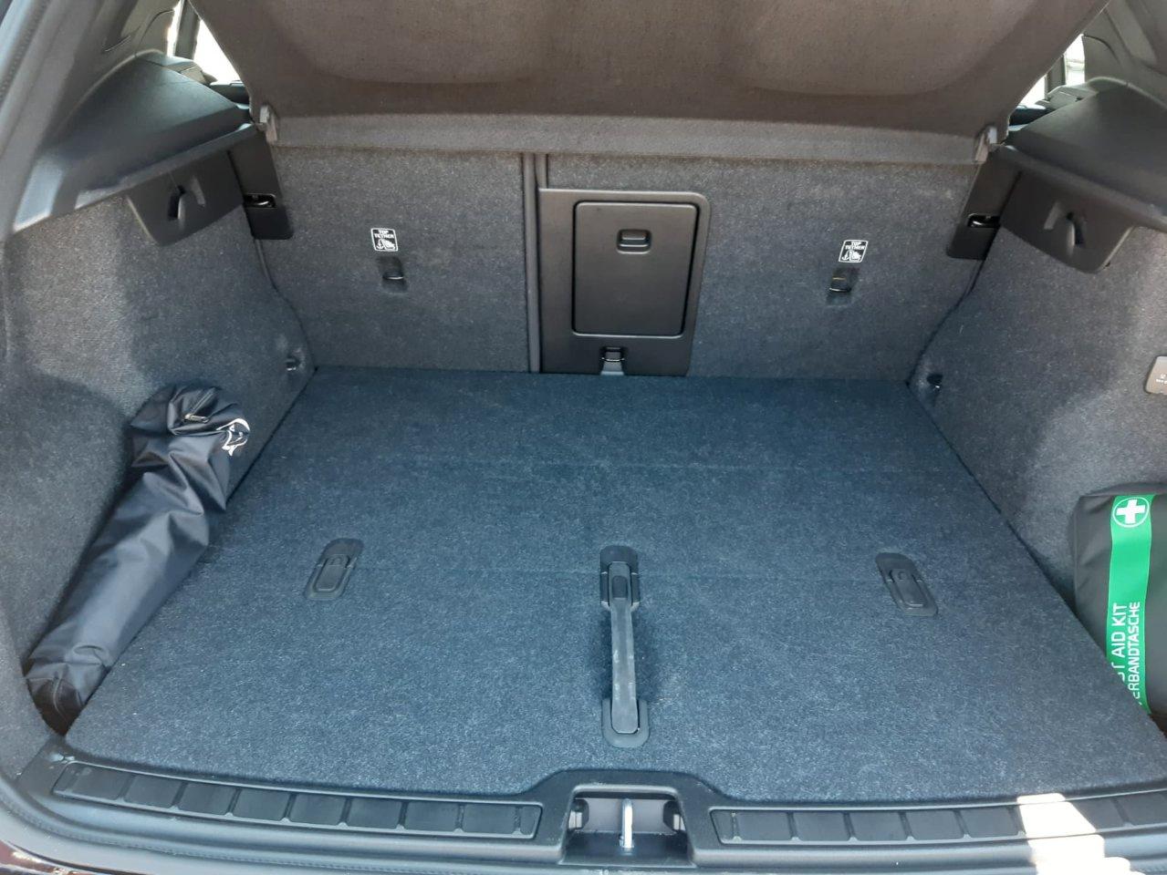 Volvo XC40 2.0 b3 Plus Black Edition auto