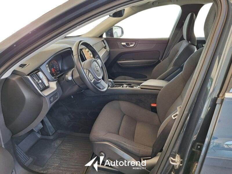 Volvo XC60 B4 197+14 CV Automatica Mild Hybrid NAVI LED Momentum Pro