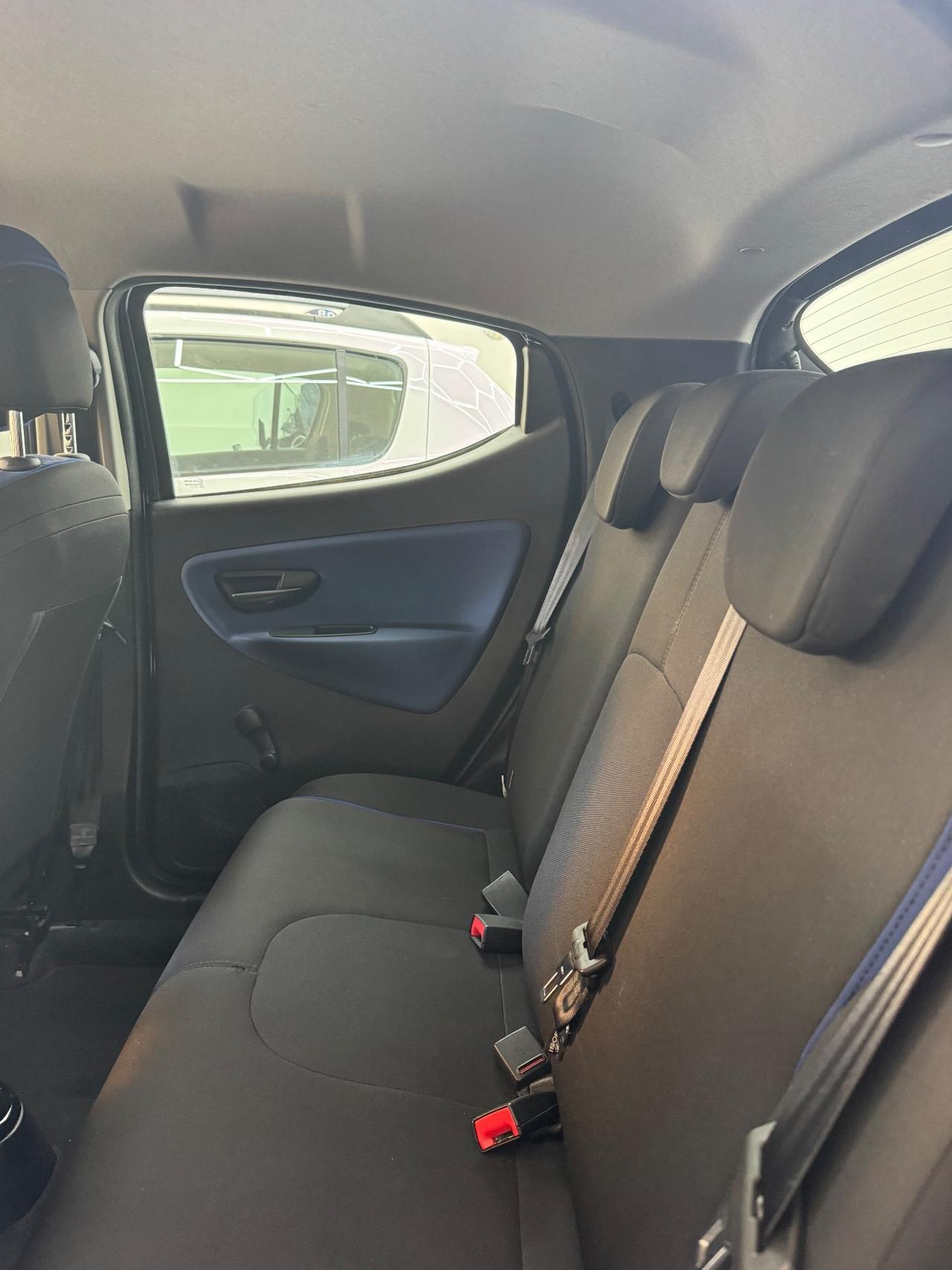 Lancia Ypsilon 1.2 69 CV 5 porte Platinum