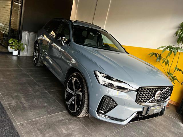 VOLVO XC60 2.0 B4 (d) R-design Dark Plus AWD