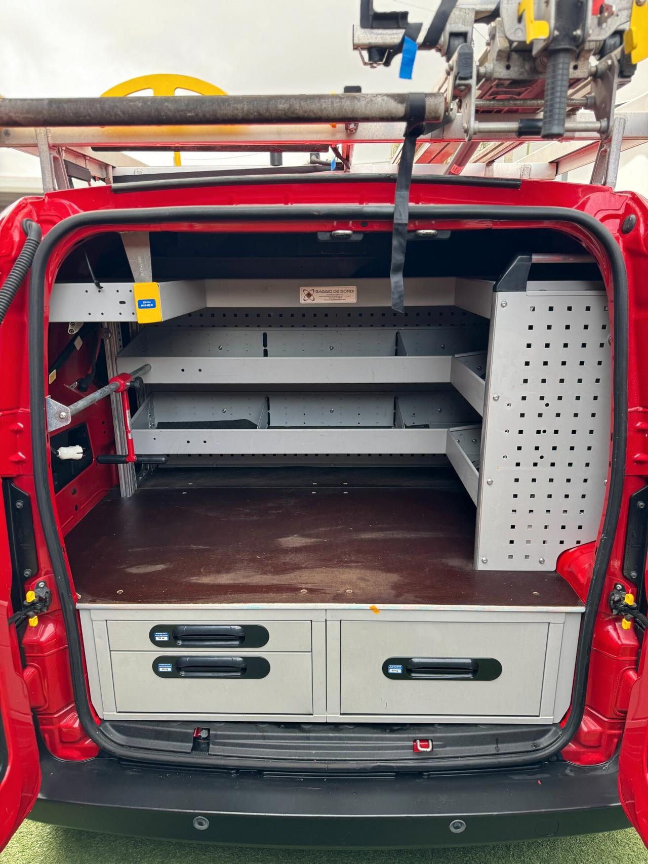 Fiat Fiorino 1.3 MJT 95CV Combinato Adventure