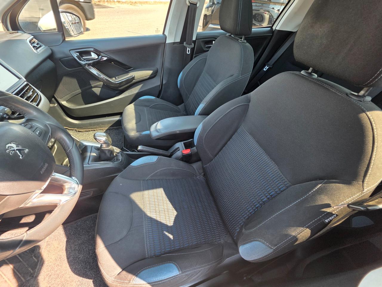 Peugeot 208 1.4 HDi 68 CV 5 porte Allure