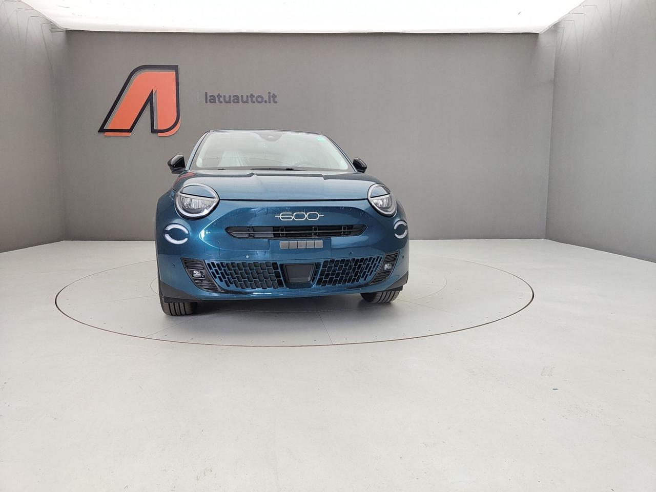 FIAT 600 IV 2023 54KWH 156CV LA PRIMA