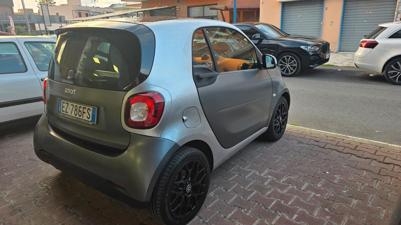 Smart ForTwo 1000 52 kW MHD coupé passion GRIGIO MATT