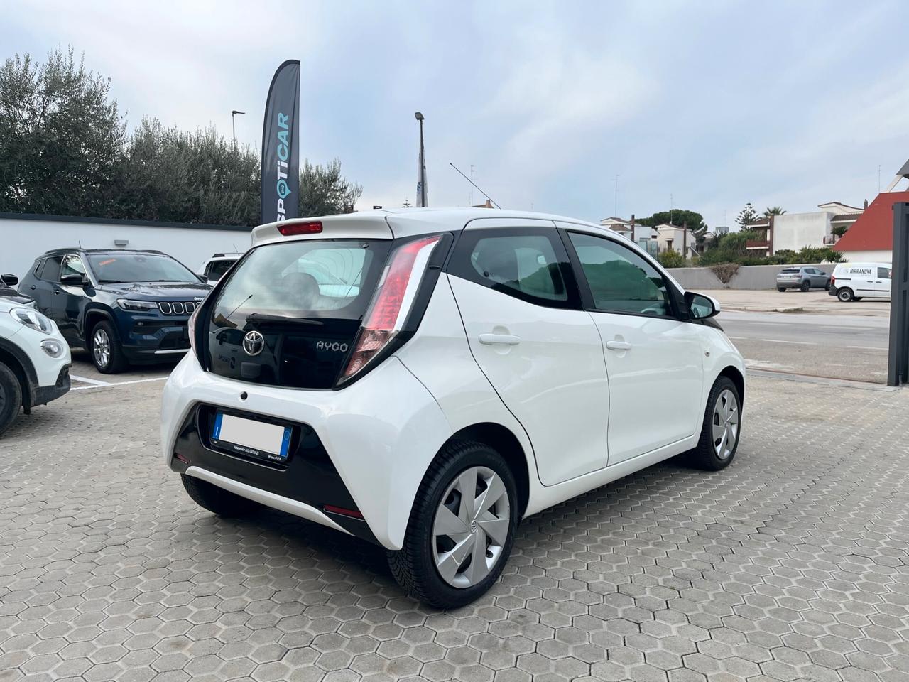 Toyota Aygo 1.0 VVT-i 69 CV 5 porte x-play