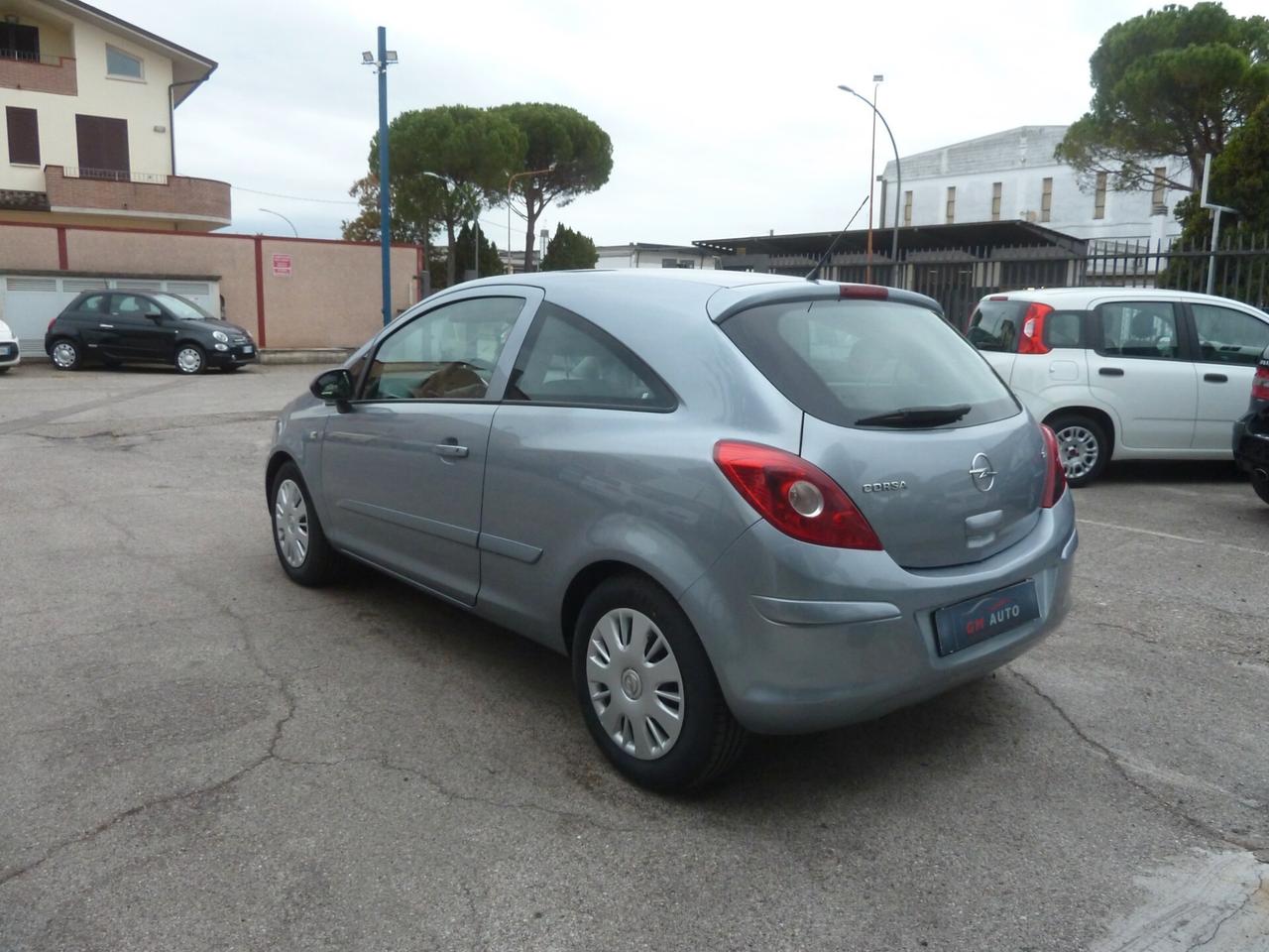Opel Corsa 1.2 3 porte Club Ok Neopatentati