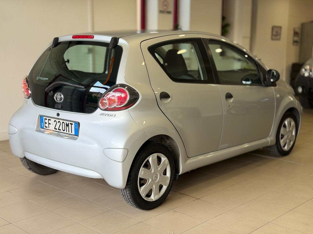Toyota Aygo 1.0 12V VVT-i 5 porte Now Connect