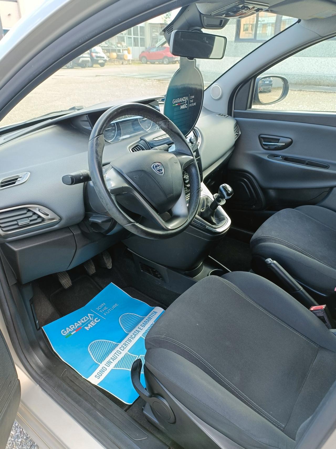 Lancia Ypsilon 1.2 69 CV 5 porte GPL Ecochic Silver