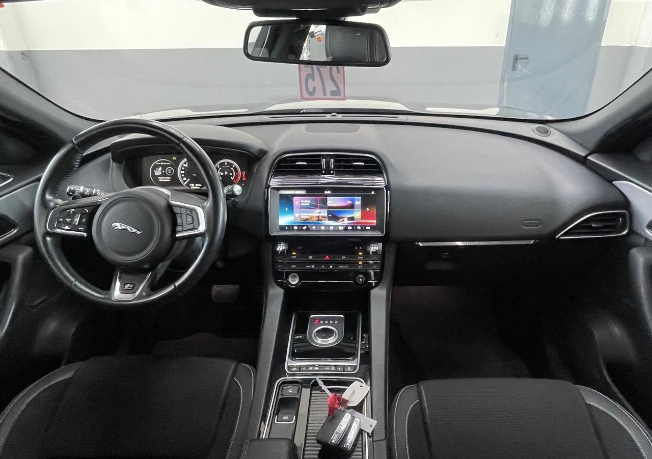 JAGUAR F-PACE 2.0 D 180 CV AWD R-Sport FULL DA VETRINA