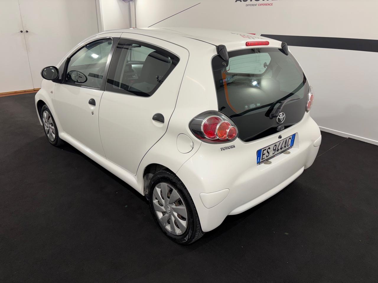 Toyota Aygo 1.0 12V VVT-i 5 porte Lounge Connect