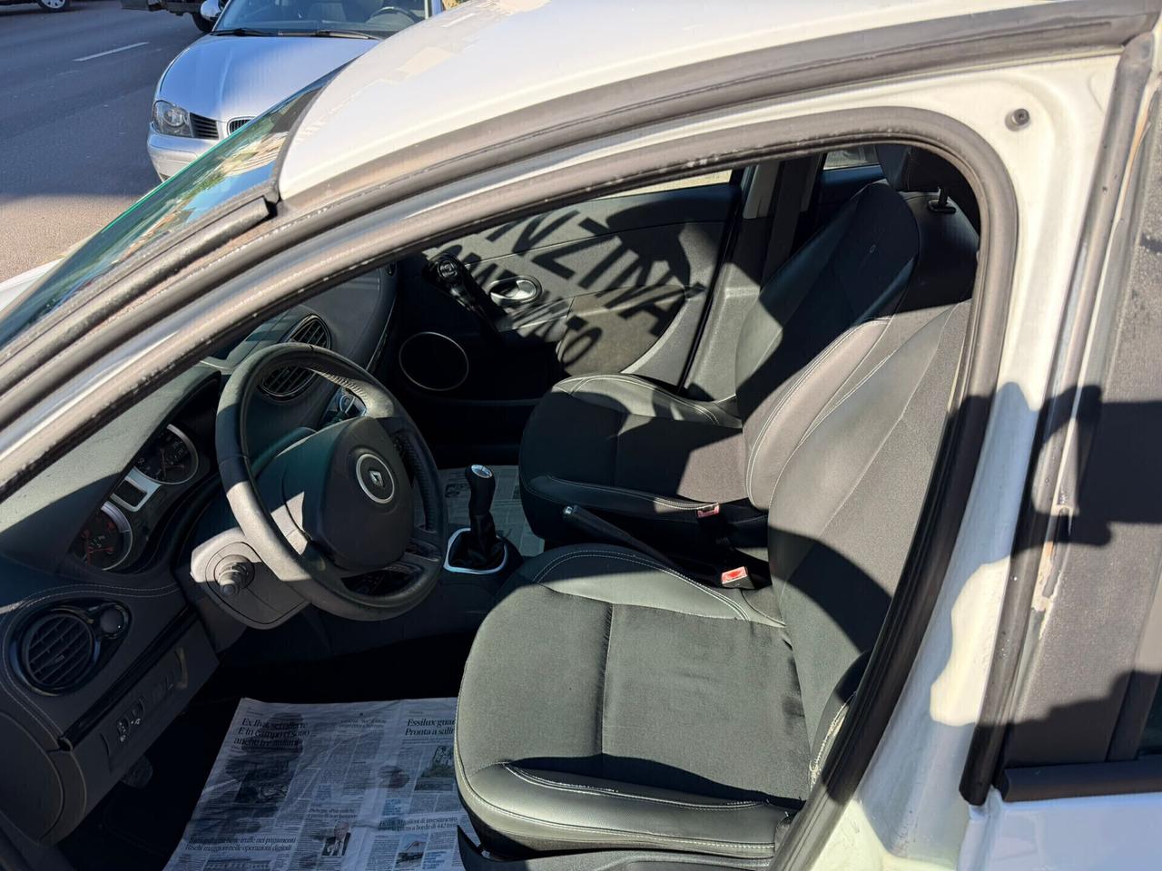 Renault Clio 1.2 16V 5 porte Live! - Anno 2011 - NEOPATENTATO