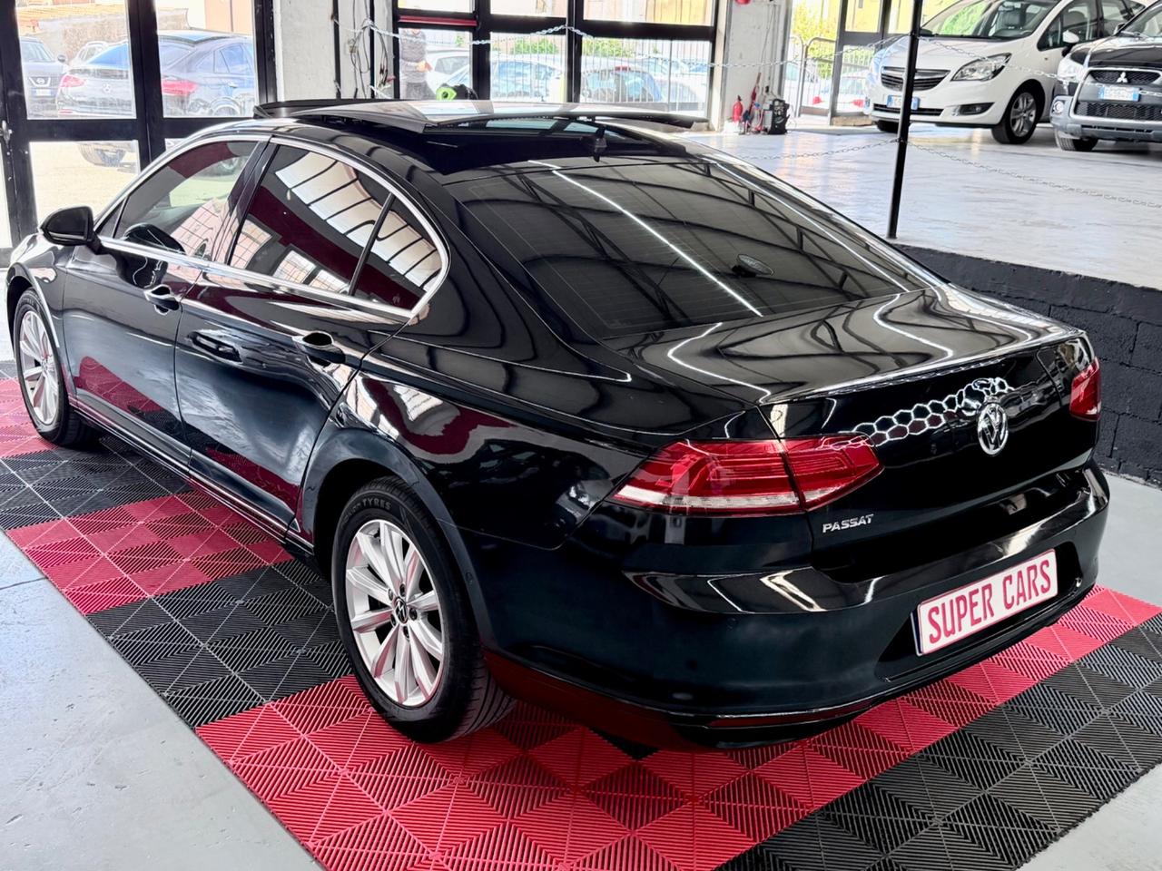VW Passat 1.6TDI 120CV DSG NEOPATENTATI EU6