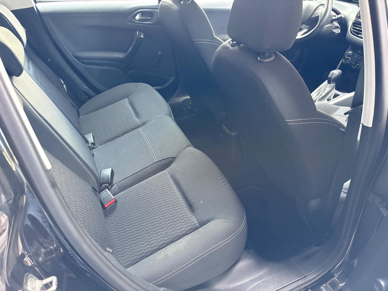 Peugeot 208 BlueHDi 100 5 porte Allure