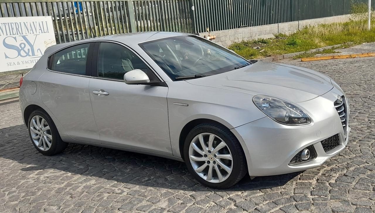 Alfa Romeo Giulietta 1.6 JTDm-2 105 CV Distinctive