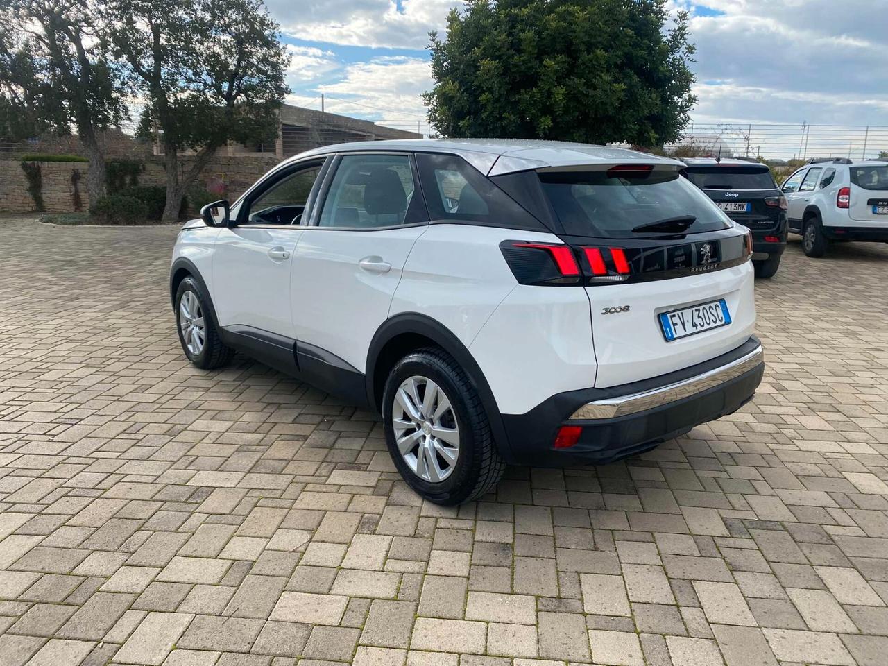 Peugeot 3008 BlueHDi 130 S&S Business