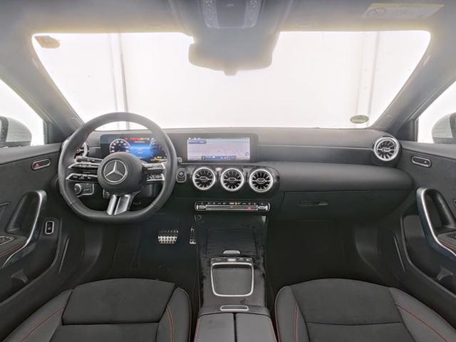 MERCEDES-BENZ A 250 e hybrid EQ AMG Line Advanced Plus