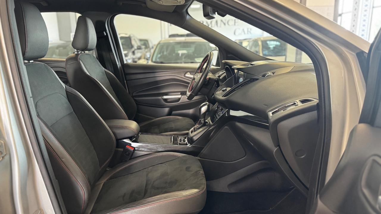 Ford Kuga 2.0 TDCI 150 CV S&S 4WD Powershift ST-Line