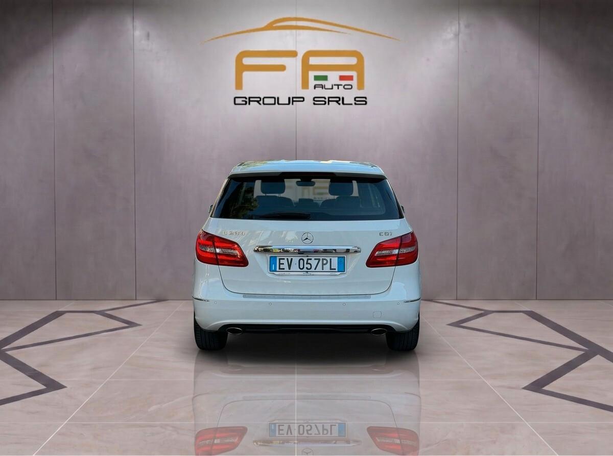 Mercedes B 200 CDI Autom Premium NAVI CAMERA 2014