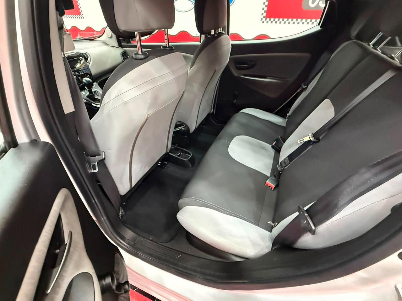 Lancia Ypsilon 1.2 69cv GPL Ecochic - 2012