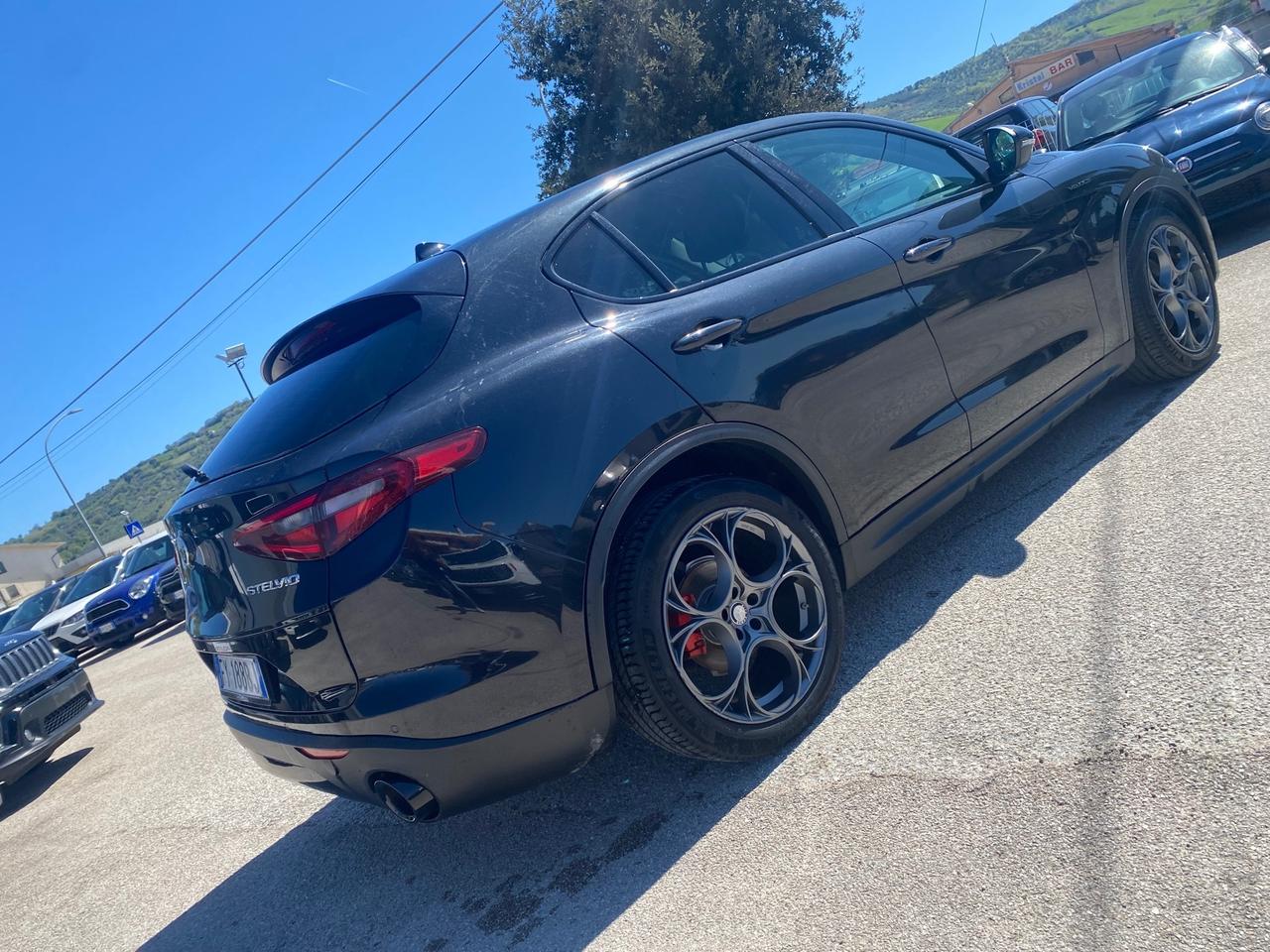 Alfa Romeo Stelvio 2.2 Turbodiesel 180 CV AT8 RWD Super