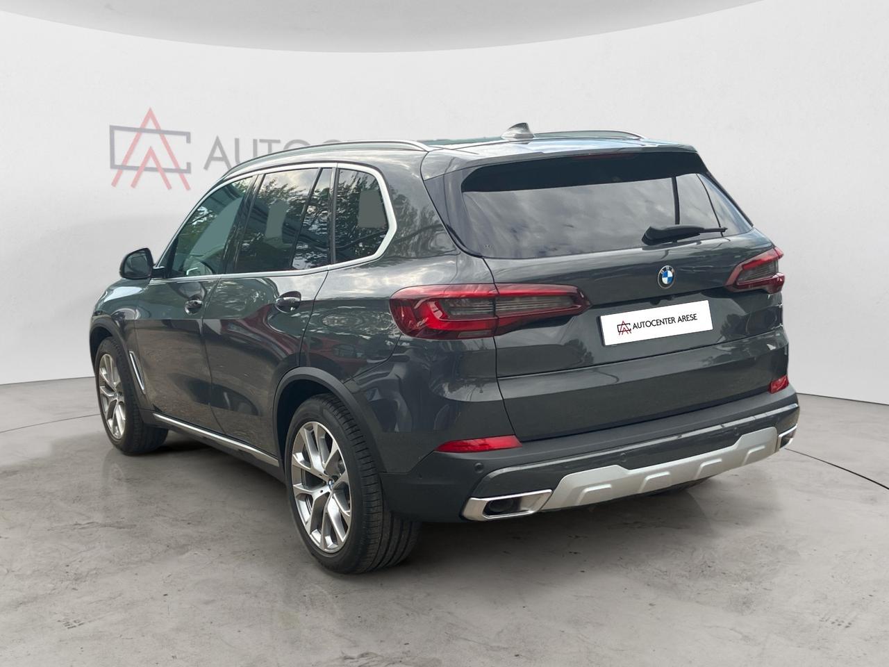 BMW X5 xdrive30d mhev 48V xLine auto