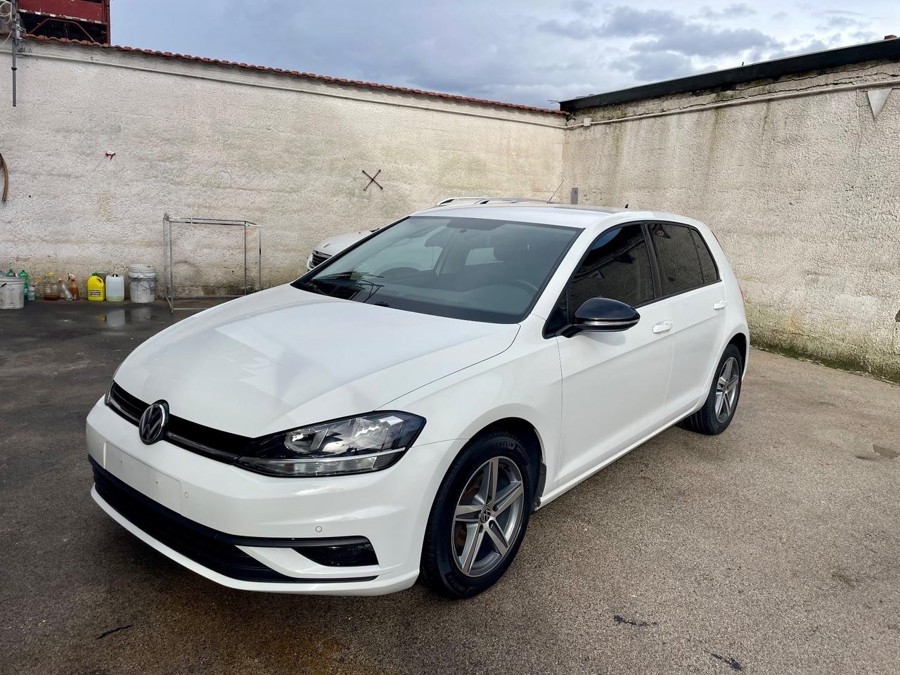 VOLKSWAGEN GOLF 7.5 1.6 TDI 90 CV SPORT DAL NORD ITALIA ADATTA PER NEOPATENTATI
