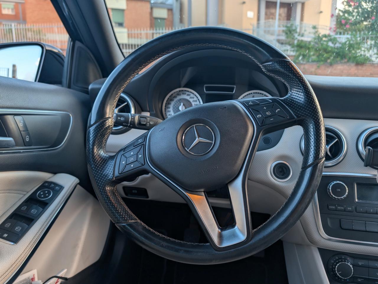 Mercedes-benz A 180 BlueEFFICIENCY Premium