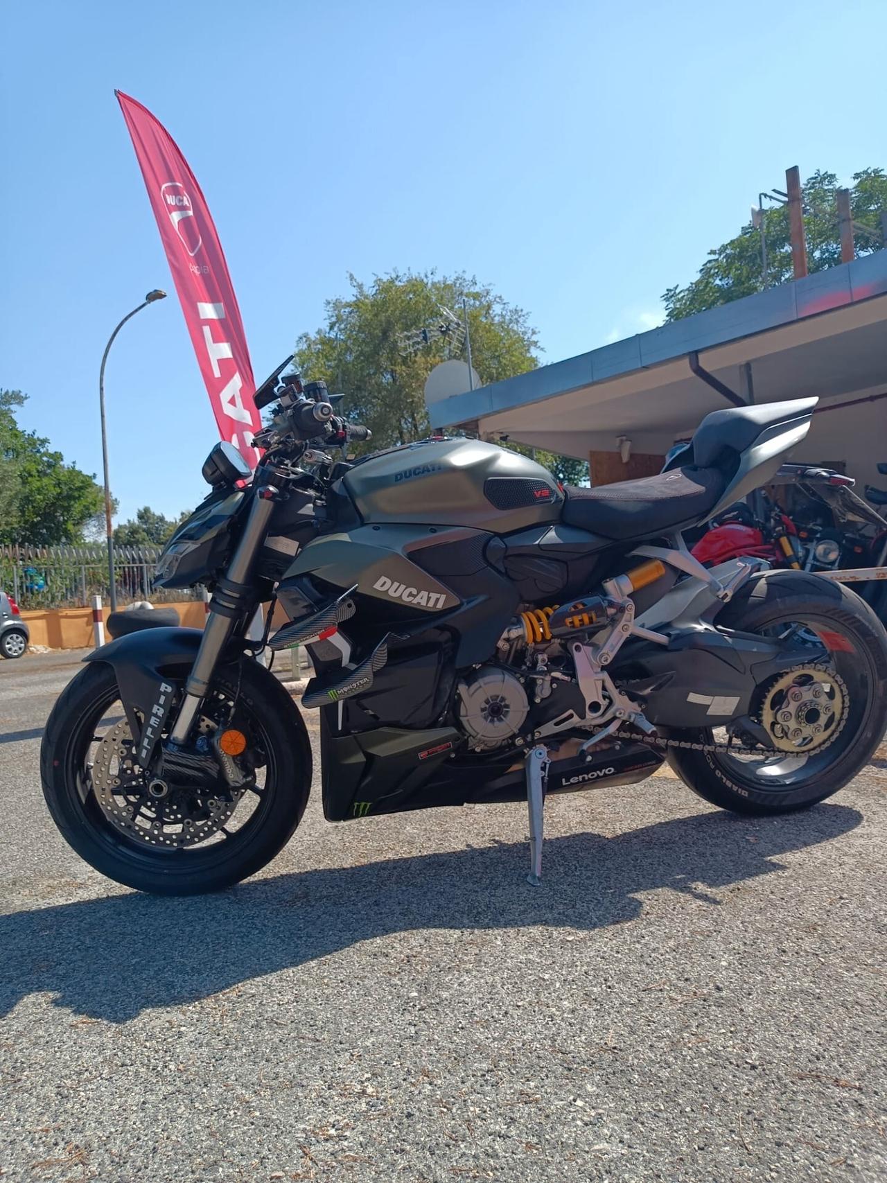 Ducati Streetfighter V2 STORM GREEN