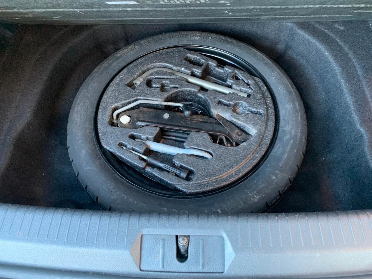 Volkswagen Golf VII 1.6 TDI 110 CV 5p. Neopatentati