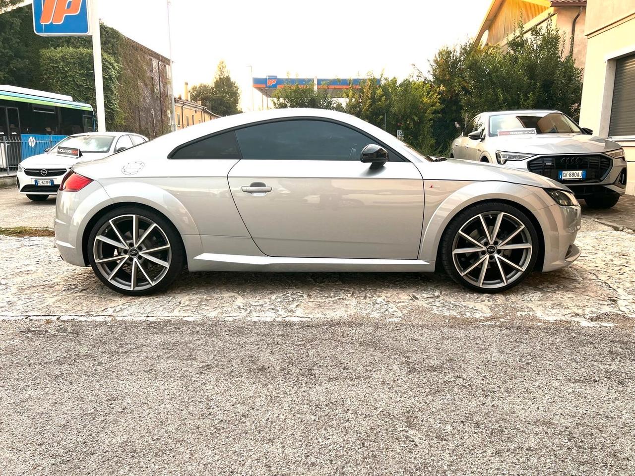 Audi TT Coupé 2.0 TFSI S tronic Sline AKRAPOVIC